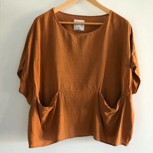 Jamie + the Jones Pocket Top in Umber
